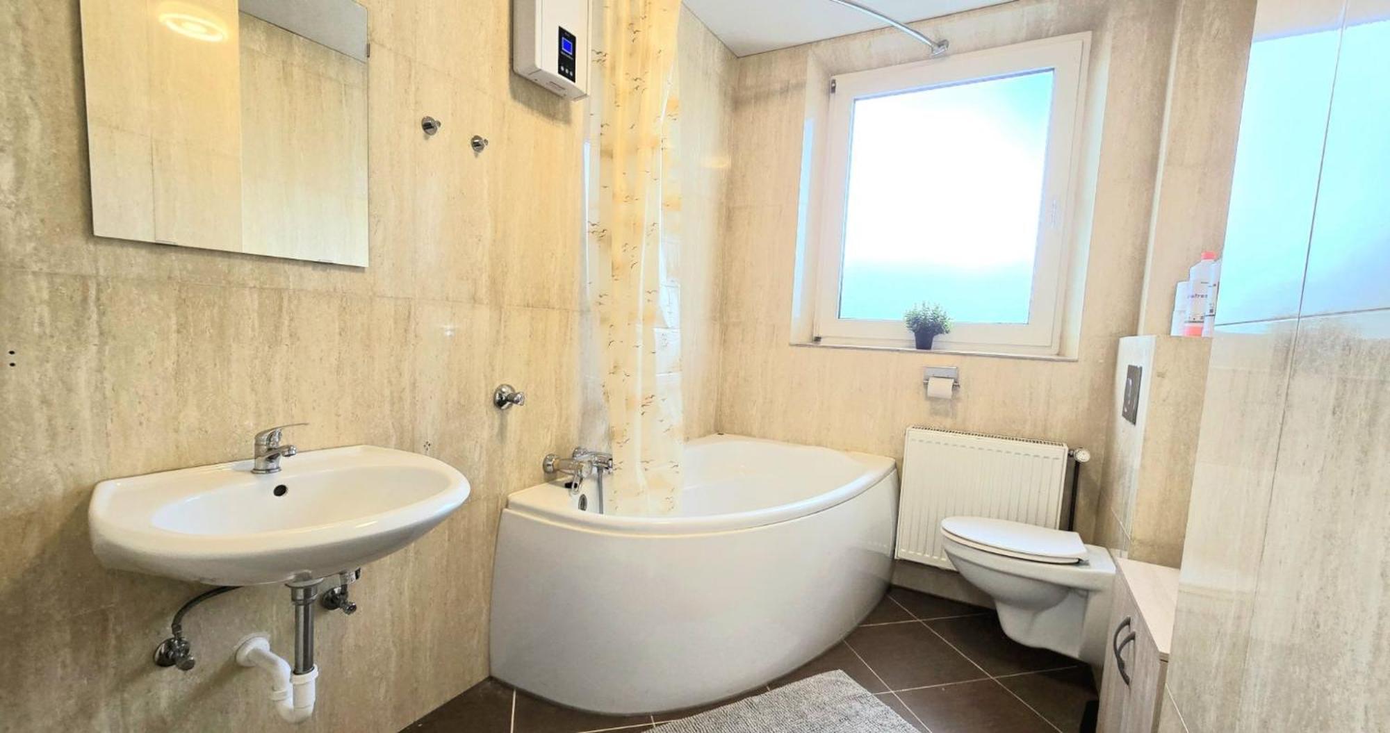 -Cs24- 4 Rooms Apartment With Rooftop - Ka02 ايزيرلون المظهر الخارجي الصورة